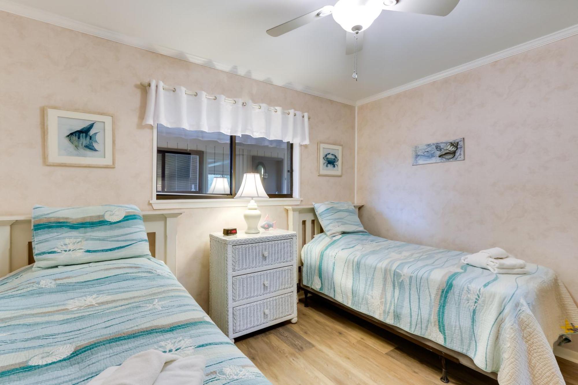 Hilton Head Condo With Balcony And Pool, Walk To Beach Hilton Head Island Exterior photo