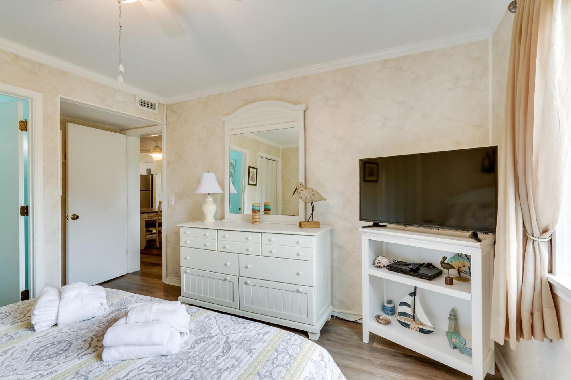Hilton Head Condo With Balcony And Pool, Walk To Beach Hilton Head Island Exterior photo