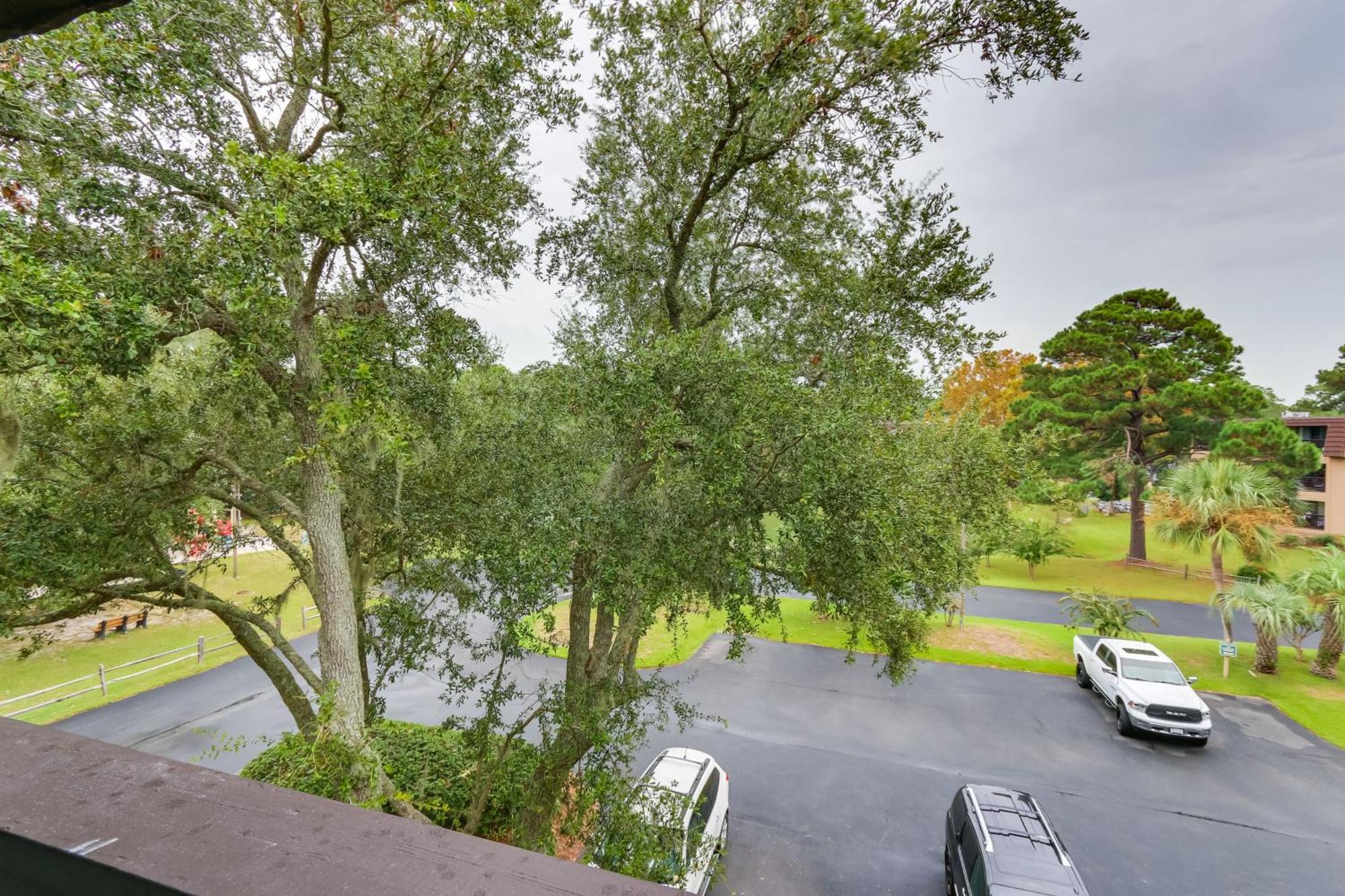 Hilton Head Condo With Balcony And Pool, Walk To Beach Hilton Head Island Exterior photo